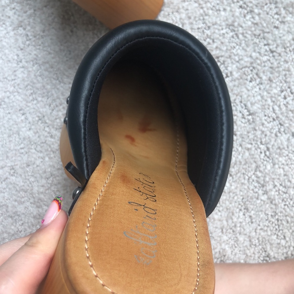 Clogs - Picture 6 of 7